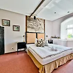 Schlosshotel Elgersburg 4*