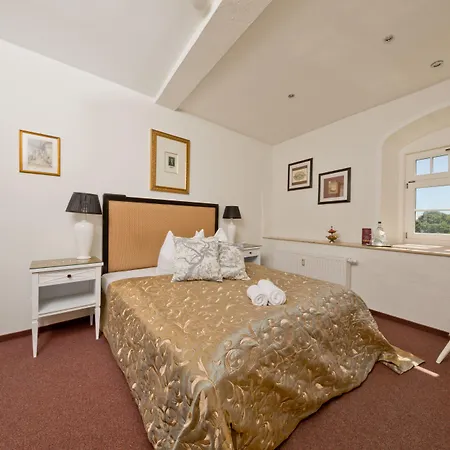 埃尔格尔斯堡斯罗斯酒店 酒店 4*