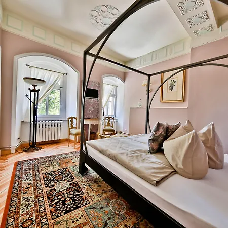 埃尔格尔斯堡斯罗斯酒店 4* Elgersburg