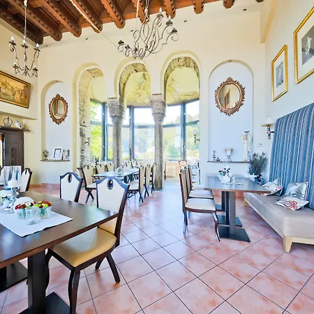 埃尔格尔斯堡斯罗斯酒店 酒店